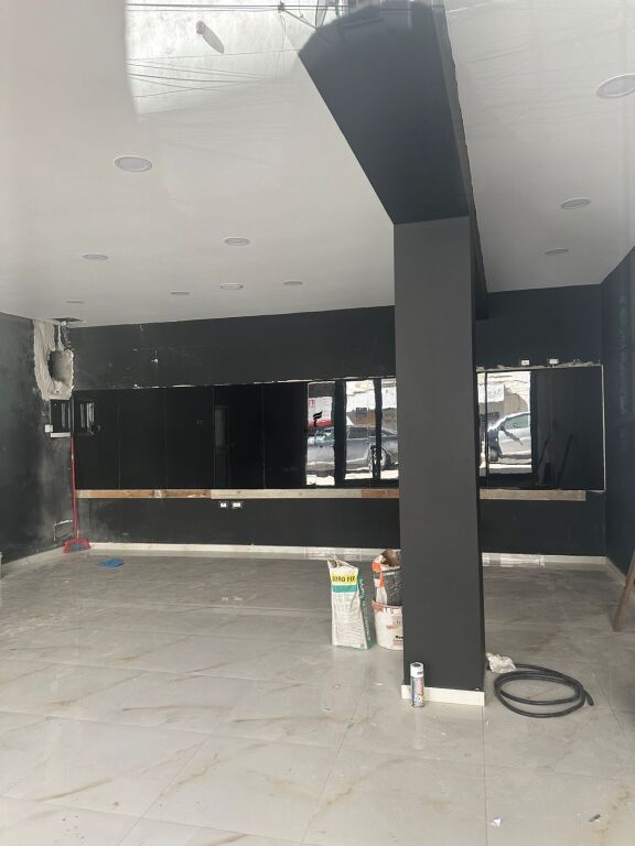 NEGOZIO IN AFFITTO 60 M2 VASIL SHANTO 60.000 LEKE FH-58929