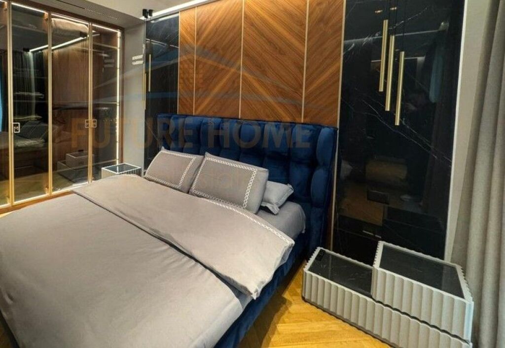 Shitet, Vilë e Bashkangjitur, "San Pietro Residence", Gjiri I Lalëzit