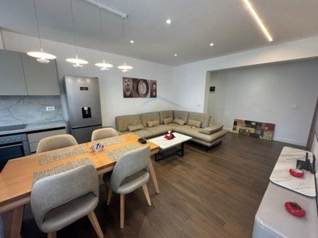 Qera, Apartament 2+1, Rruga Mine Peza, Tirane.