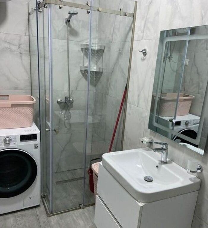 Japim me qira apartament 1+1,tek Kompleksi ”Magnet”!