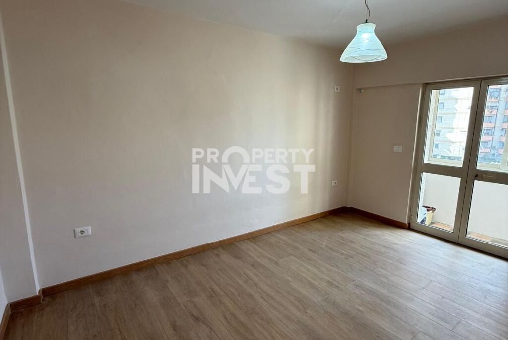Office space for rent at Pazari i Ri