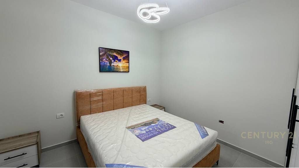 JEPET ME QIRA APARTAMENT 2+1+POST PARKIMI TEK RRUGA DURRESIT !