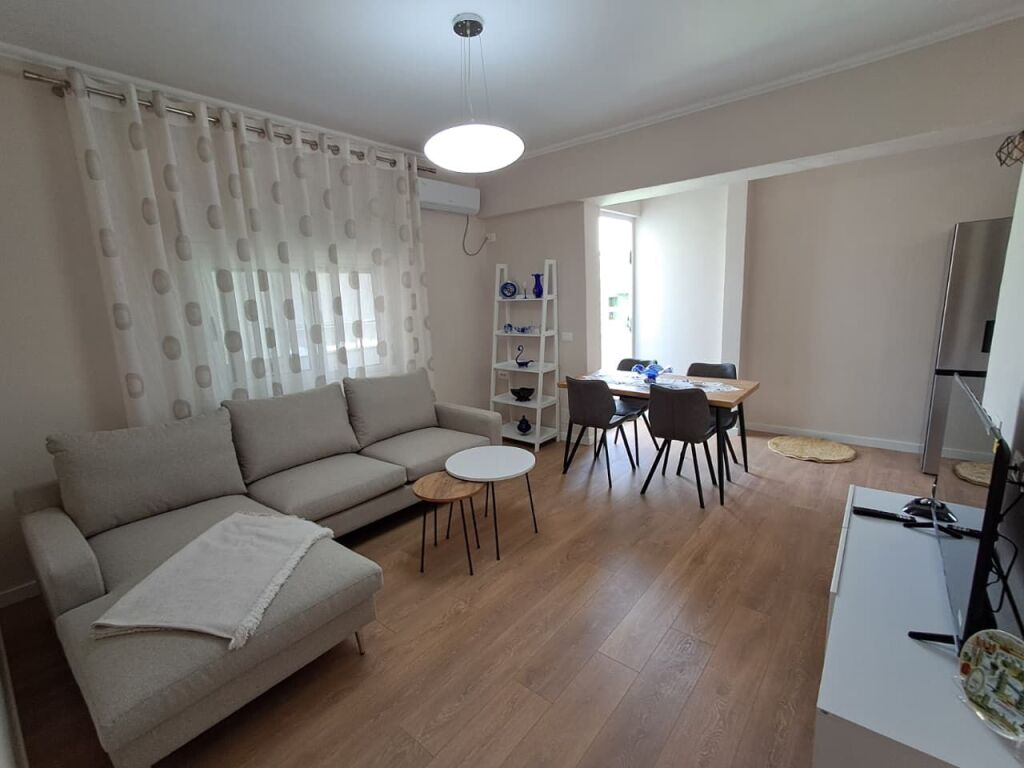 🏡 Jepet me qira apartament 2+1 në qendër të Durrësit, pranë Muzeumit