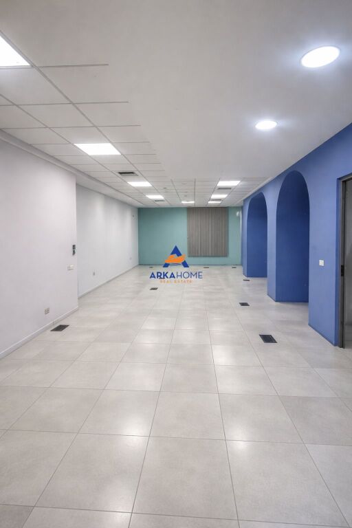 JEPET AMBIENT ZYRE ME QERA 820M2 "RRUGA KAVAJES , PERBALL DELIJORGJIT" 10.000 EURO