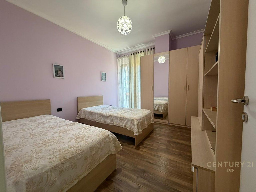 Apartament 3+1 me qira në Rrugën e Kavajës