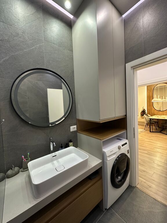 🏡 Jepet apartament modern 1+1 me qira te Square 21