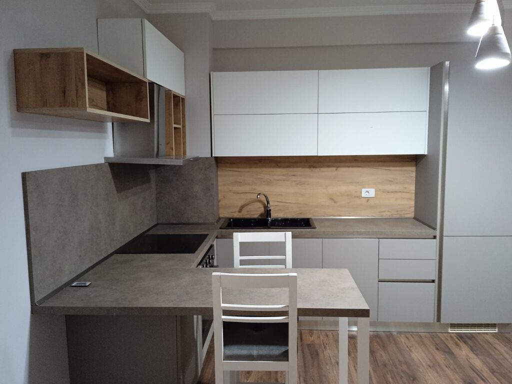 Affittasi 2+1+2 a Selvia