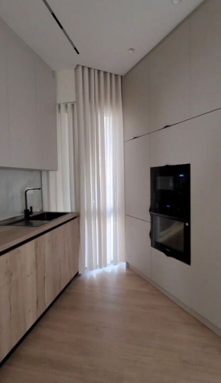 Jepet me qira vilë,Liqeni i Thatë