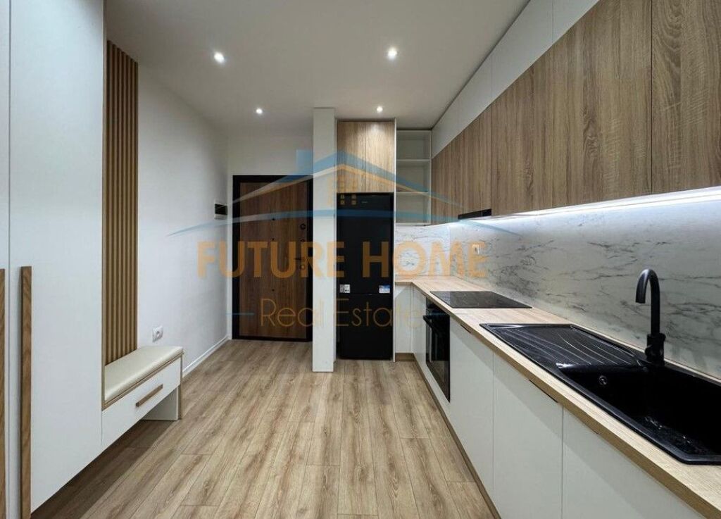 Shitet, Apartament 1+1, Rruga Fortuzi