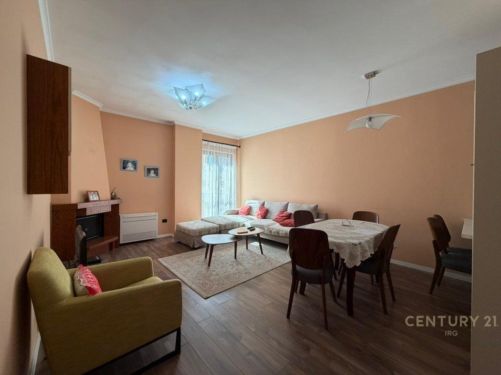 Apartament 3+1 me qira në Rrugën e Kavajës