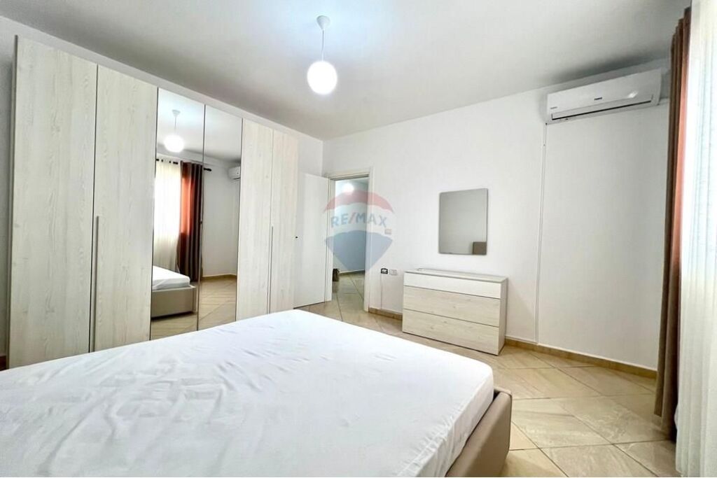 Apartament 2+1 me qera ,prane Kishes Orthodhokese,Vlore