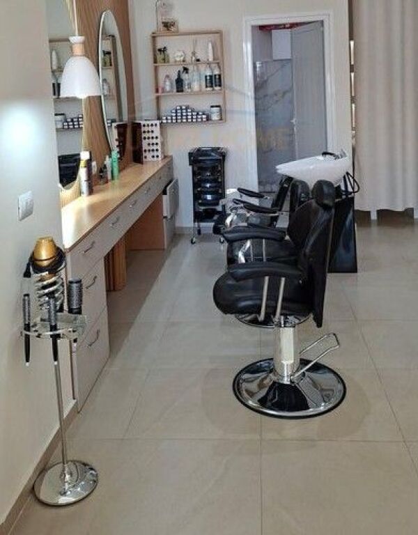 Qira, Ambient Biznesi, Rruga e Kavajës,Tiranë