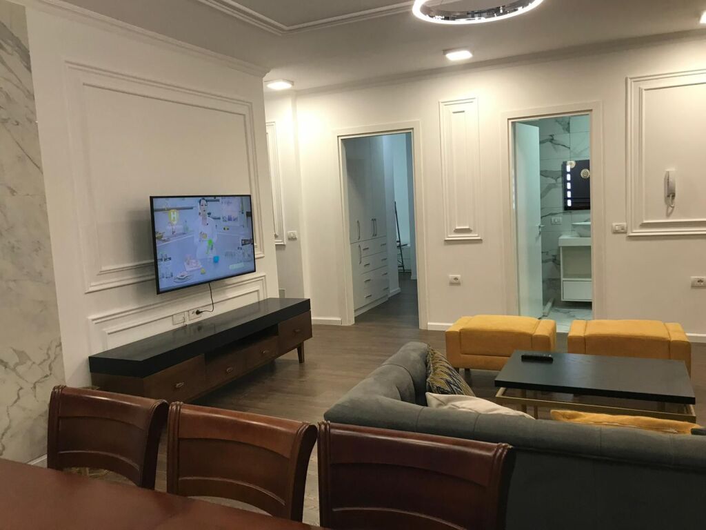 Shitet Apartament 3+1+2 në Qendër të Durrësit