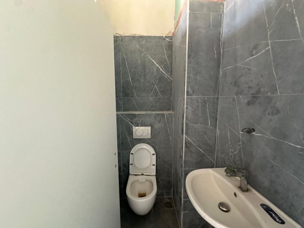 Shop for sale on floor 0 in the "Roma" Gallery on Kavaja Street.