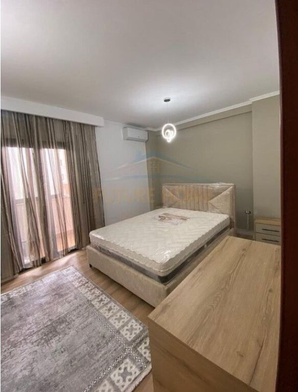 Affitto Appartamento 1+1, Galleria, Via Barricate