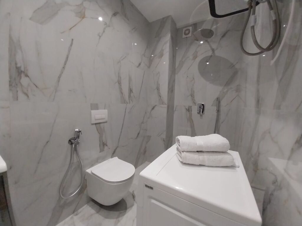 Sheshi skenderbej, Jepen me qira 2 garsoniere moderne 1200 euro te dyja ose te ndara nga 600 euro