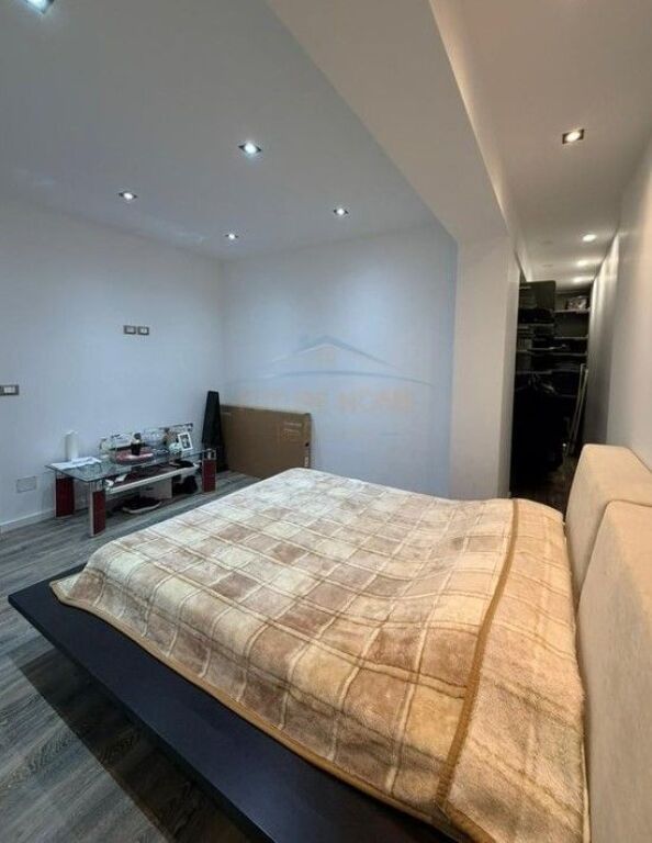 For sale, 2+1 Apartment Laprake, Tirana.