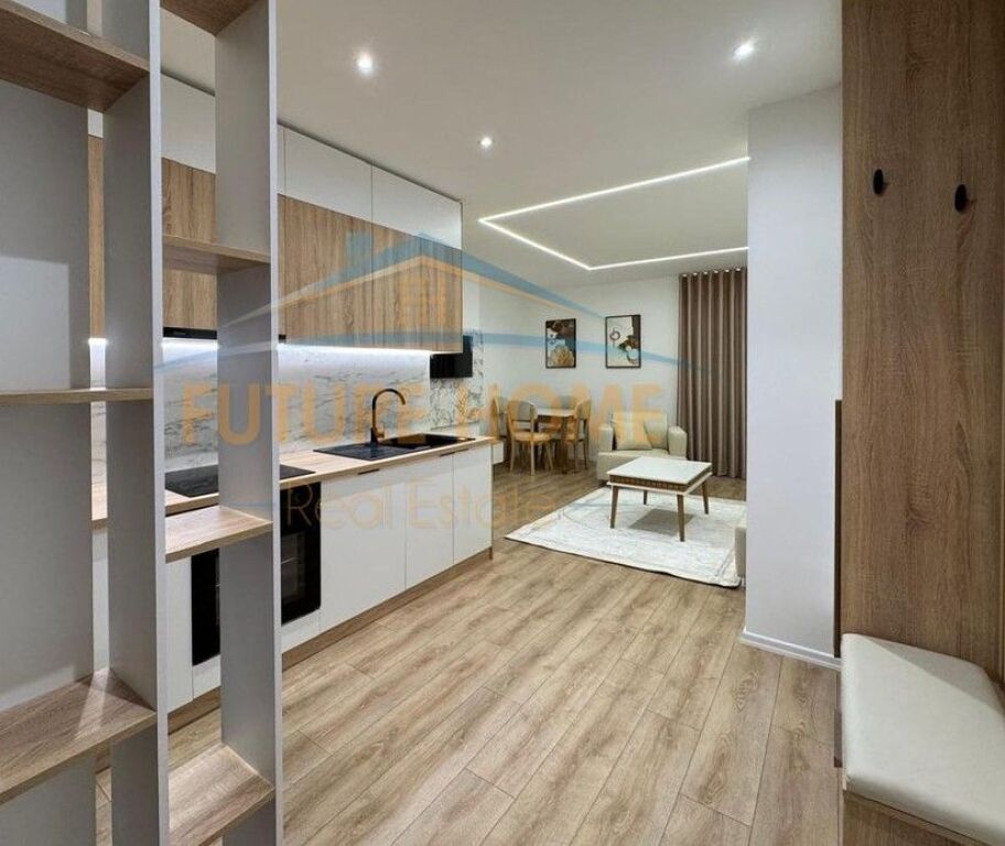 Shitet, Apartament 1+1, Rruga Fortuzi