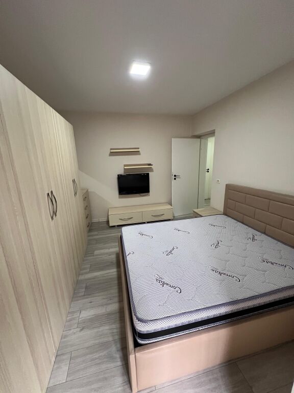 Apartament 1+1 me qira myslym shyr.