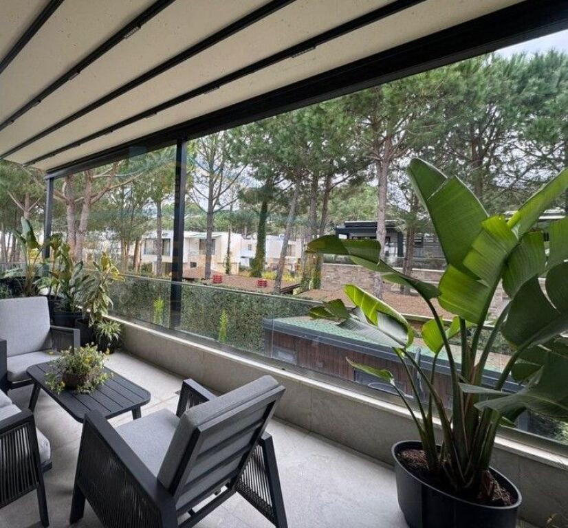 Shitet, Vilë e Bashkangjitur, "San Pietro Residence", Gjiri I Lalëzit