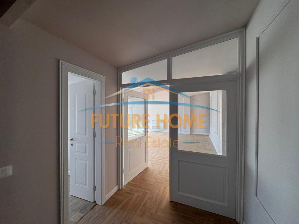 Qira, Ambient per zyra, Shallvaret.