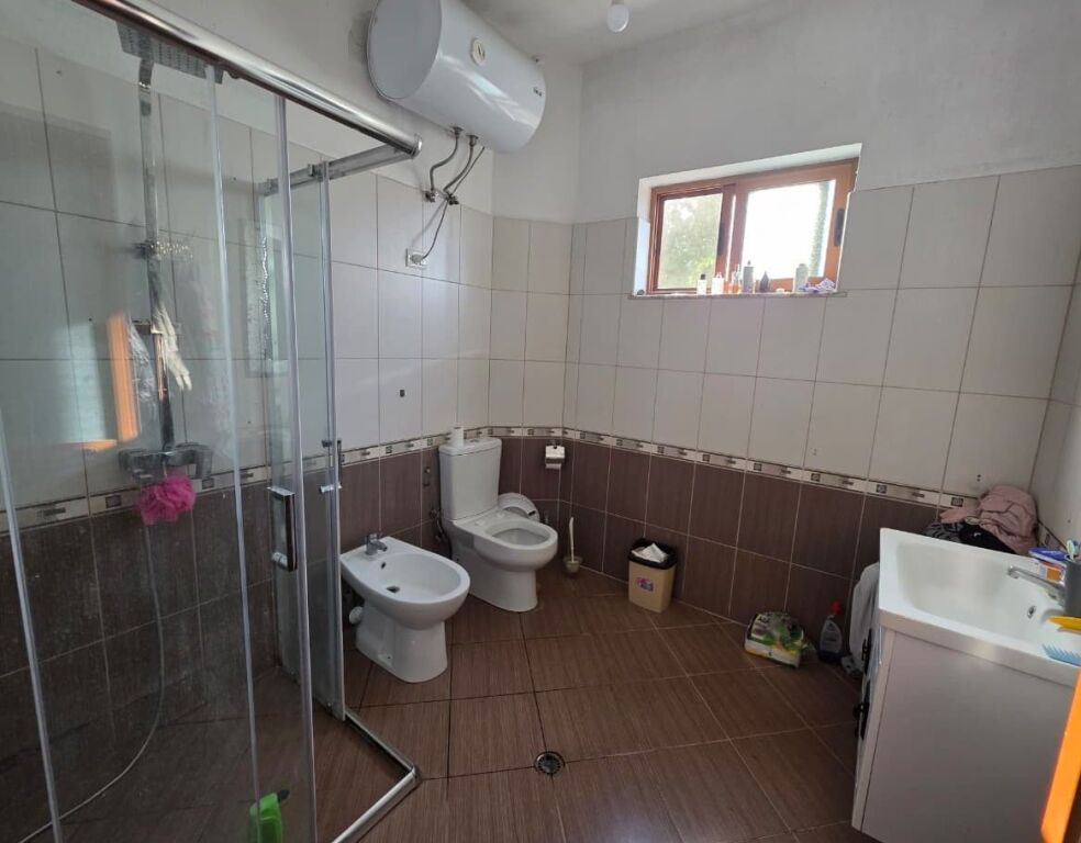 Villa esclusiva in vendita a Kashar – Posizione strategica vicino a Tirana