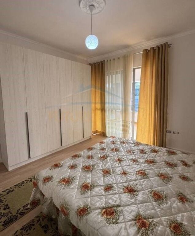 Shitet, Apartament 2+1, Rruga Thesarit, Fresk