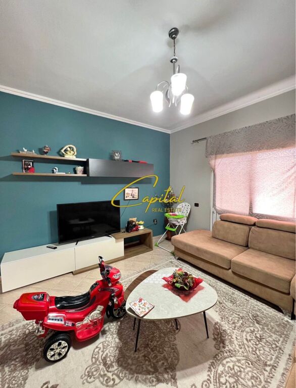 APARTAMENT ME QIRA 2+1 YZBERISHT 40.000 LEKE