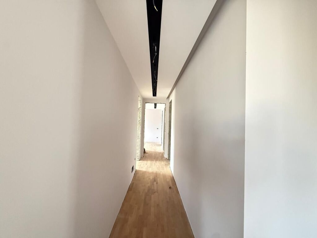 PENTHOUSE 3+1 +3 POSTE PARKIMI PER SHITJE TEK LIQENI I THATE