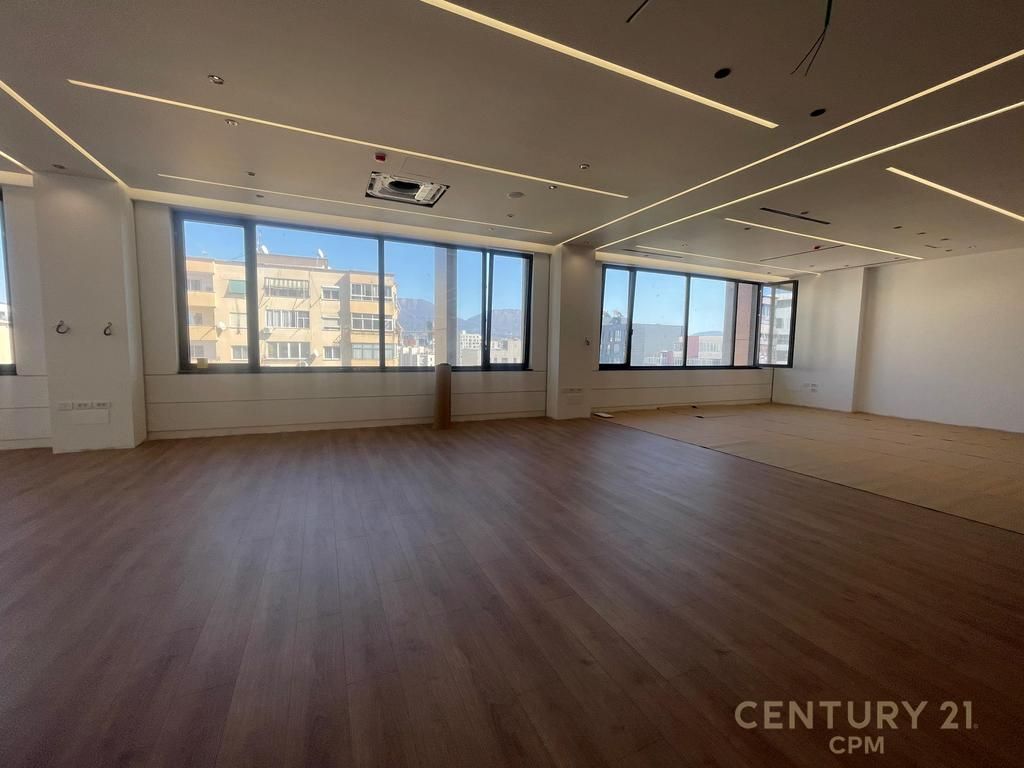 JEPET ZYRA ME QIRA TEK KOMPLEKSI DELIJORGJI!! 11,530 € /Muaj