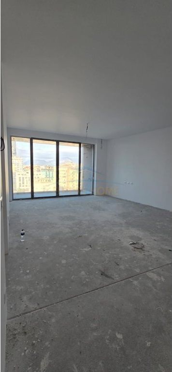 Shitet apartament 3+1+2 Stadiumi Air Albania
