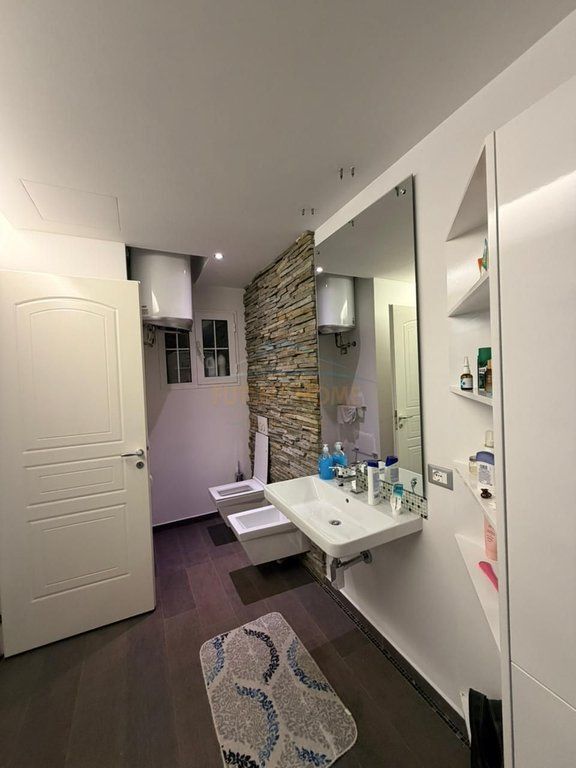 For sale, 2+1 Apartment Laprake, Tirana.