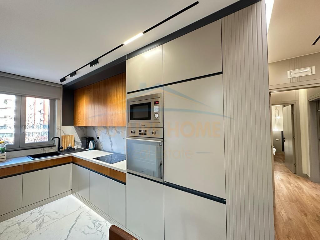 Affitto, Appartamento 2+1+2, Palazzo con Freccia, Tirana