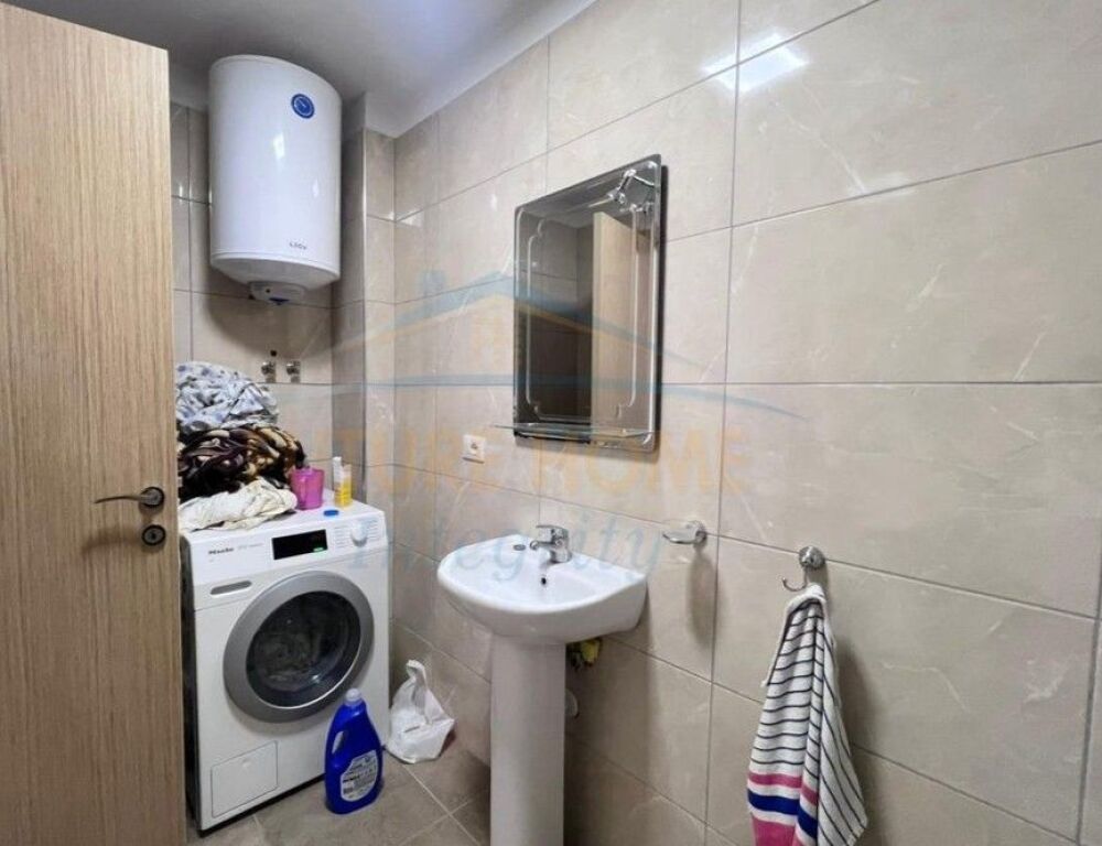 Rent, Apartment 3+1+2, 5 Maji Street, Tirana.