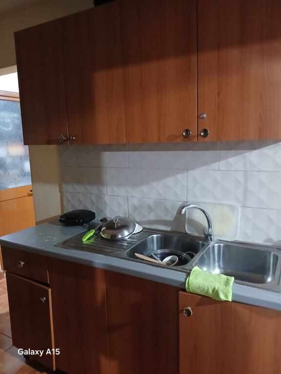 GARSIONERE 22000 LEKE.ISH PARKU I AUTOBUZAVE.