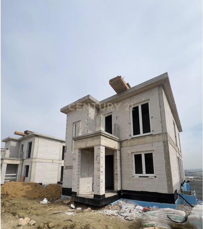 VENDIAMO VILLA INDIPENDENTE – ROLLING HILLS LAGO!! 700.000 €