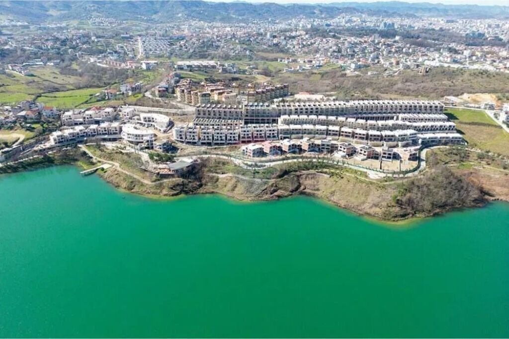 Vilë - Për Shitje - Farkë, Tiranë(ID: 530581010-41)