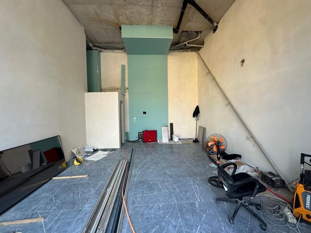 Shop for sale on floor 0 in the "Roma" Gallery on Kavaja Street.