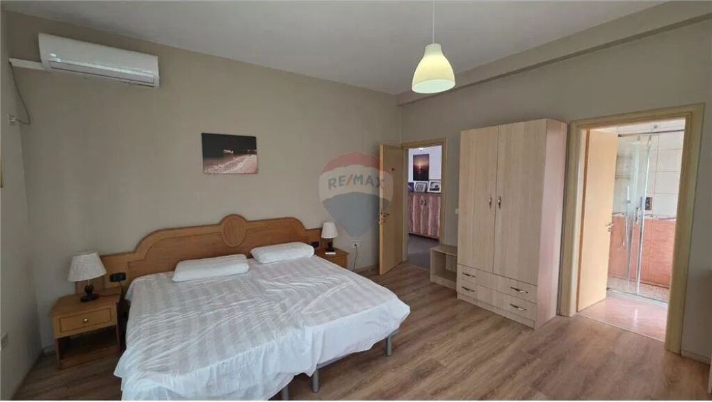 🏡 Vilë 3-Katëshe për Shitje – Pozicion Strategjik në Vlorë