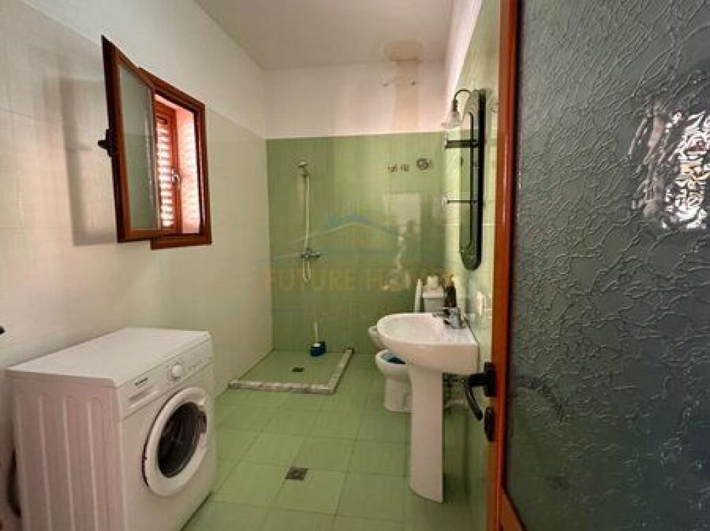 Qera , Shtëpi Private 1+1, Rruga Halim Rakipi , Vlore