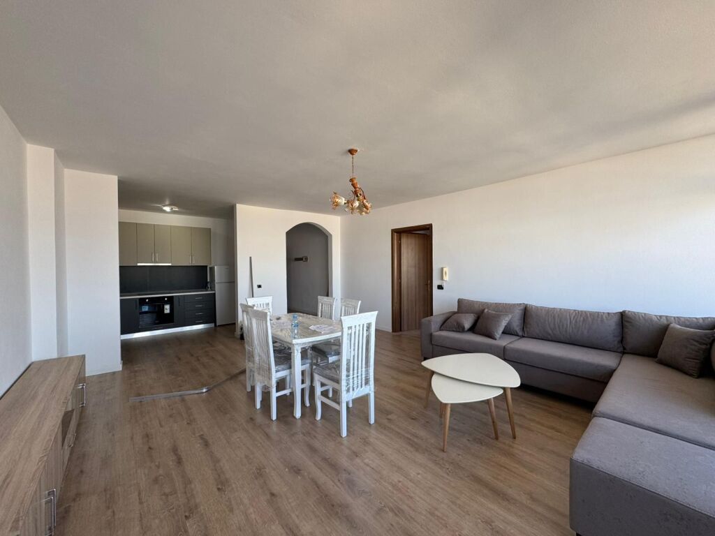 Jepet me Qira Apartament 2+1+2 – Rruga e Kavajes, prane Globe