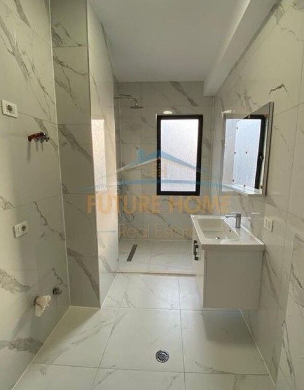 Shitet, Apartament 1+1, Unaza e Re