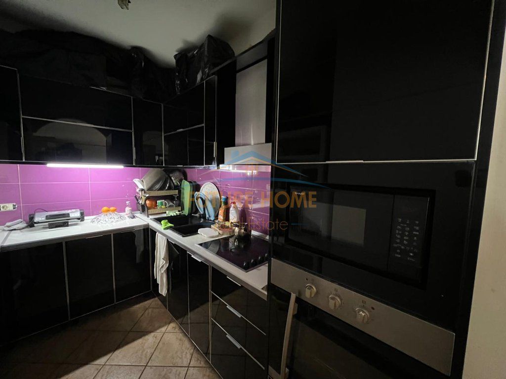 Shitet, Apartament 1+1, Ish-Parku i Autobuzave, Tirane.