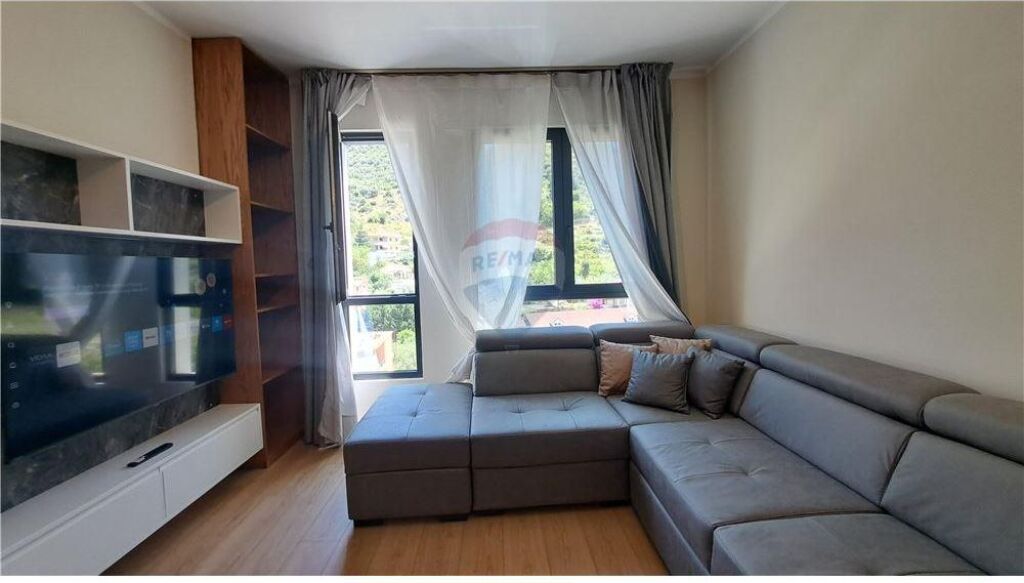 Appartamento 2+1+2 in Vendita, vicino alla Scuola Marina, Vlore