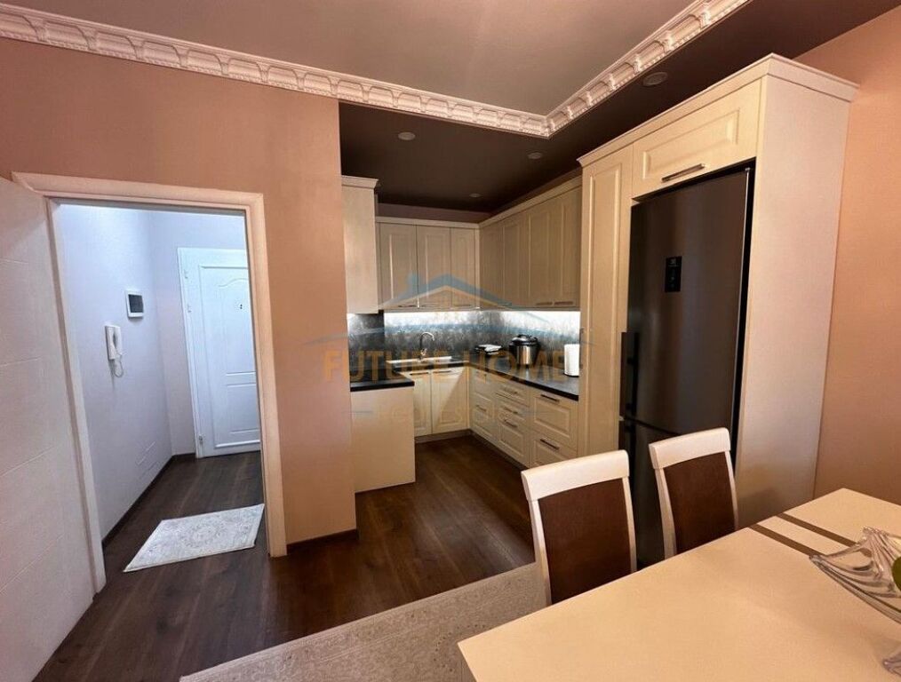 Shitet, Apartament 3+1+2 ,Unaza e Re ,Tirane
