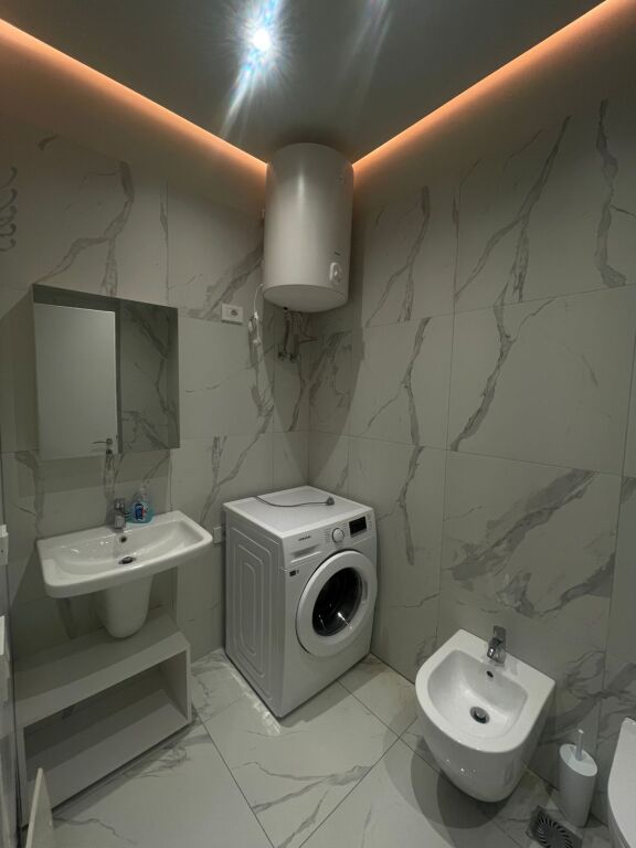 Apartament 1+1 me qira , Golden Tower Rruga Mine Peza