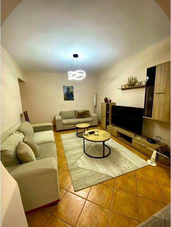 📍 Jepet me Qera 2+1 te "Myslym Shyri" – Zemra e Tiranës! 🏙️