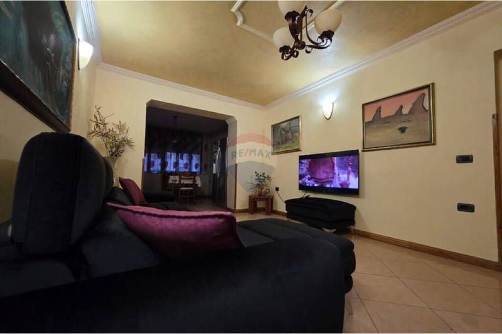 Appartamento - In Vendita - 21 Dhjetori, Tirana