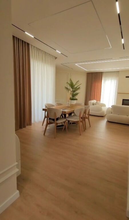 Jepet me qira vilë,Liqeni i Thatë