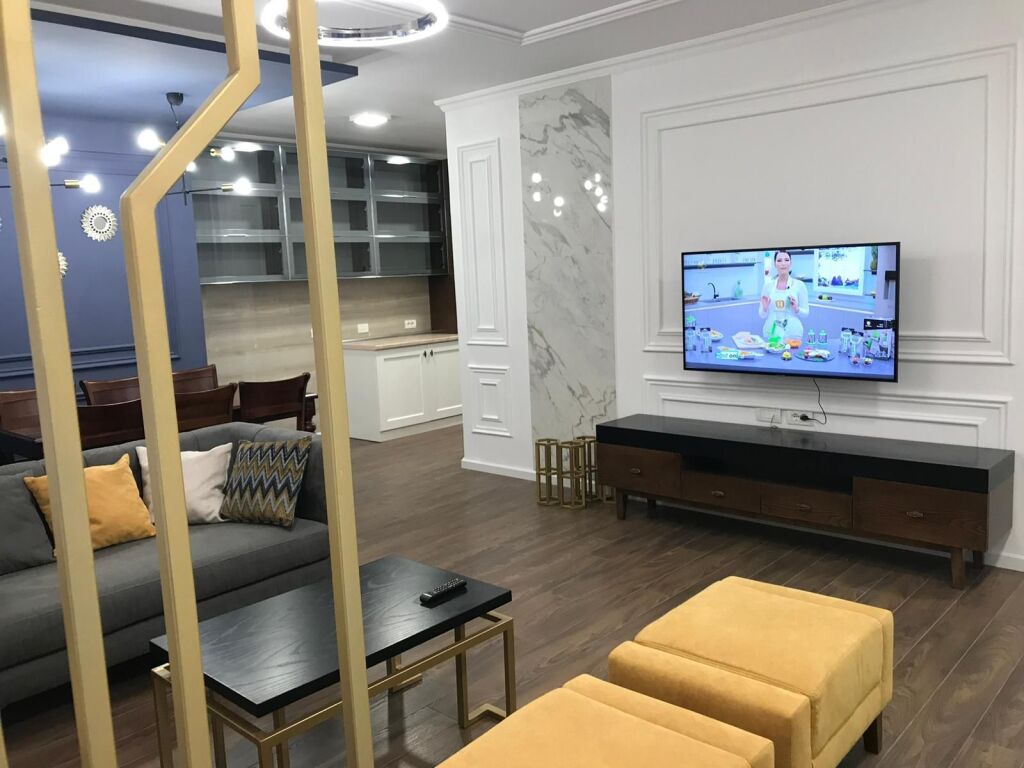 Shitet Apartament 3+1+2 në Qendër të Durrësit